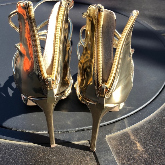 Gold heels - Picture 3 of 3